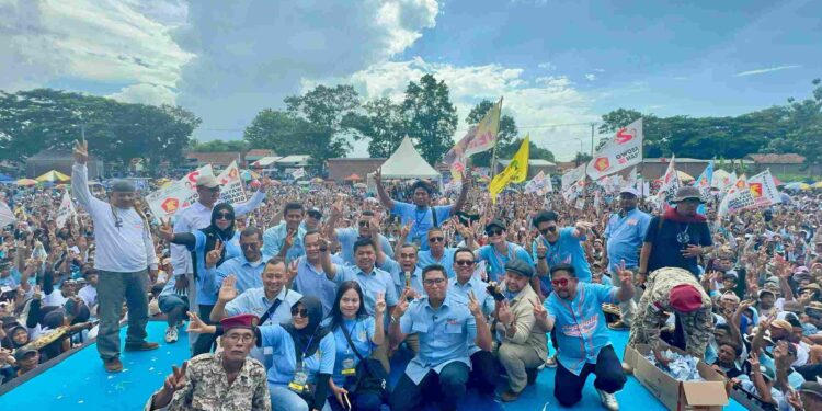 Puluhan Ribu Masyarakat Tegal dan Brebes Padati Kampanye Akbar Prabowo-Gibran