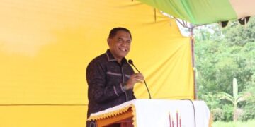 WAKILI GUBERNUR MALUKU, LOHY HADIRI PELETAKAN BATU PENJURU PEMBANGUNAN GEDUNG GEREJA BARU JEMAAT GPM AIR BESAR SERAM UTARA
